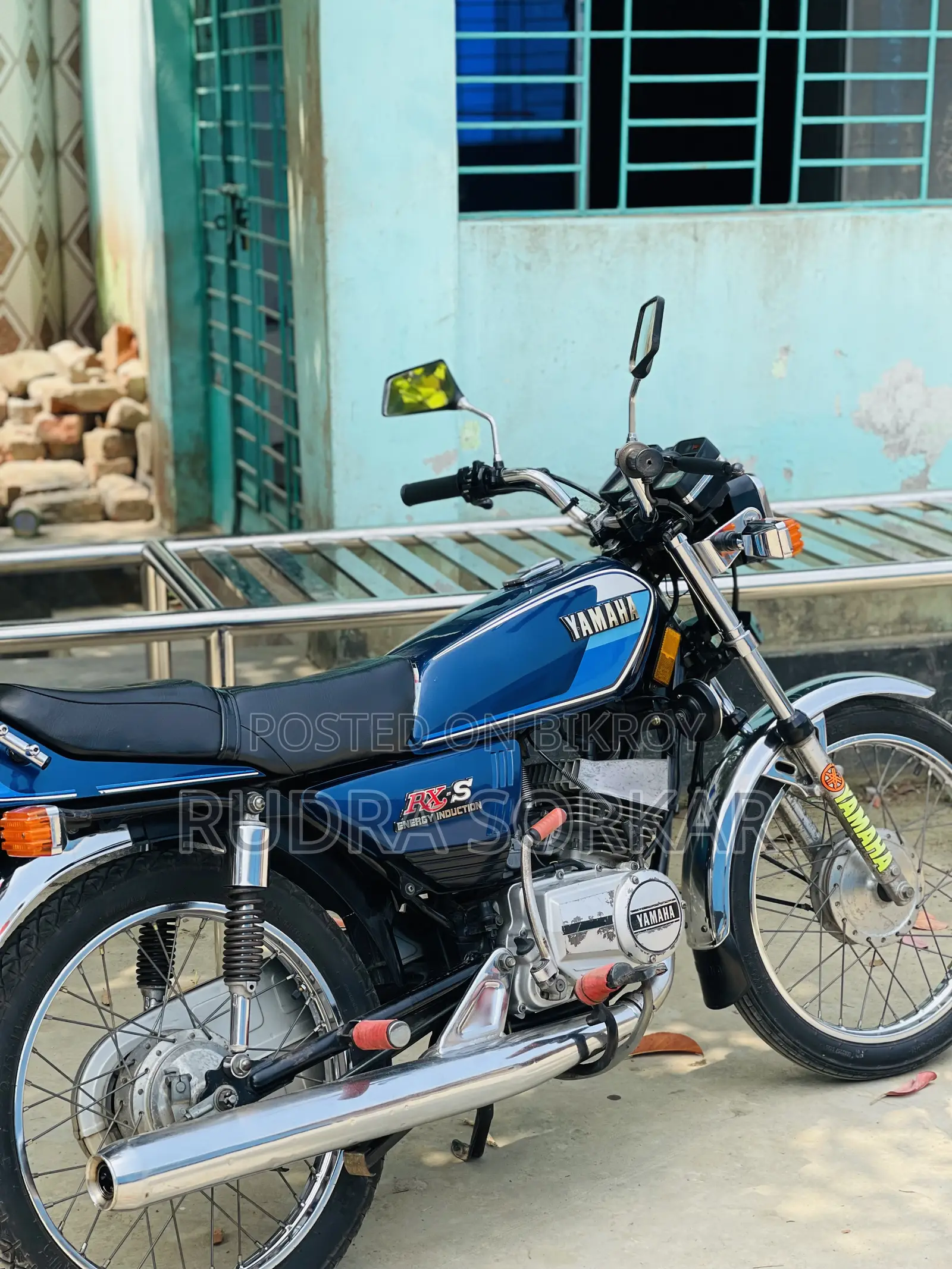 Yamaha 2002 Blue