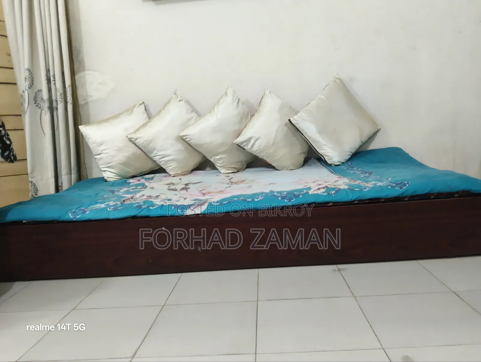 Board Made Divan
