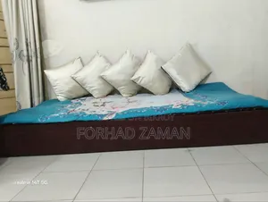 Board Made Divan