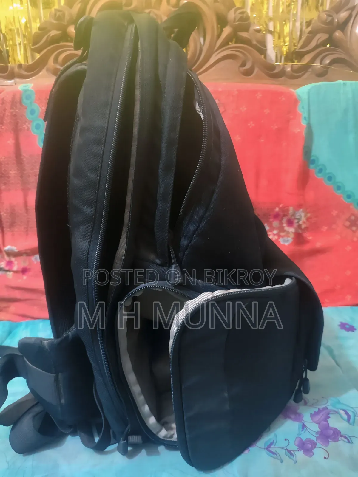 ল্যাপটপ কম্পার্টমেন্ট সহ ক্যামেরা ব্যাগ