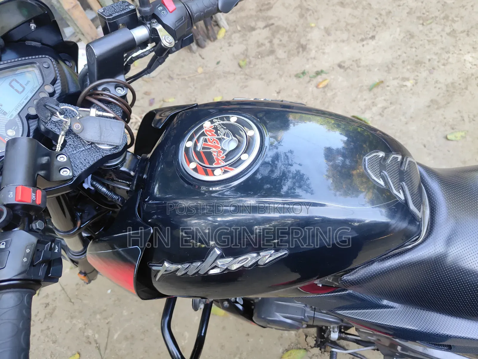বাজাজ পালসার ১৫০ ২০২১ ব্ল্যাক