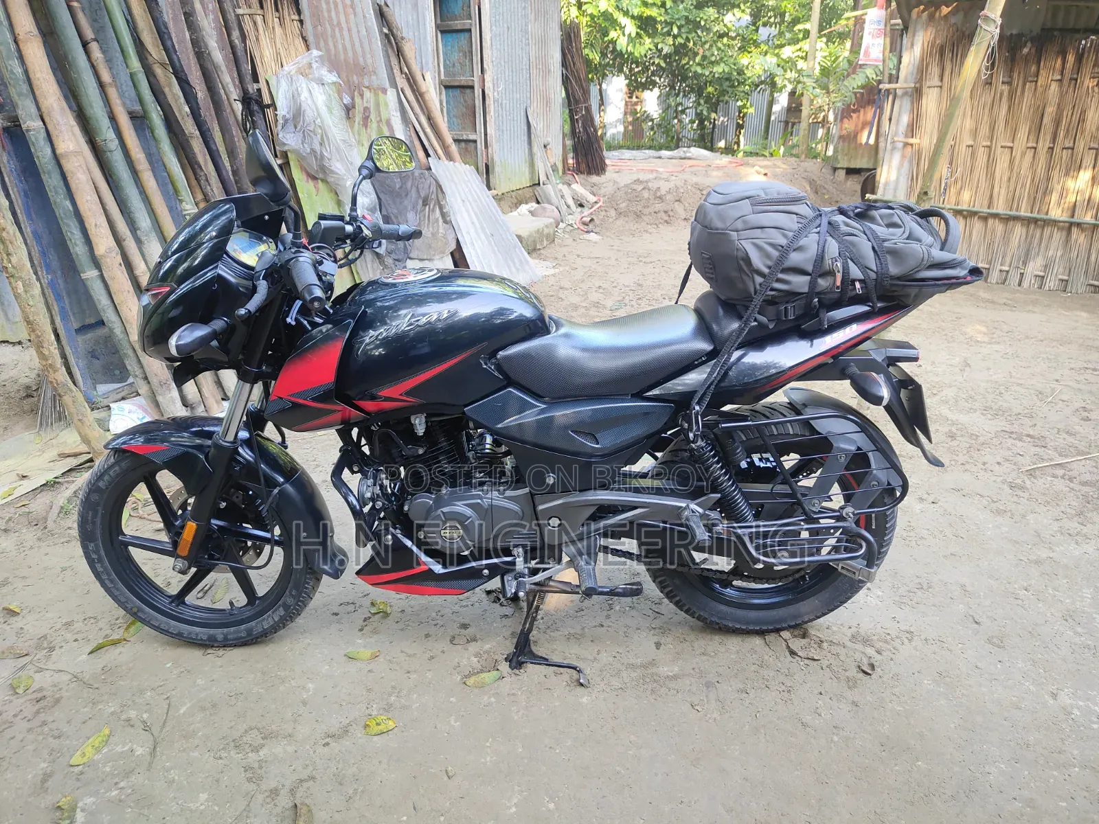বাজাজ পালসার ১৫০ ২০২১ ব্ল্যাক