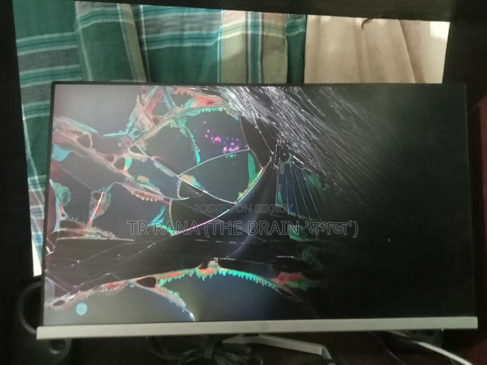 Low Price Monitor HP M22f (Damage Panel)