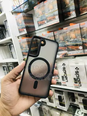 Samsung S22 Matte Transparent Magnetic Case