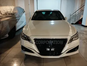 Toyota Crown 2020 Pearl