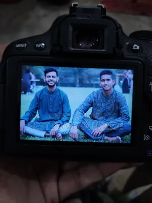 ৭০০ডি+৭৫-৩০০জুম লেন্স, ফুল ফ্রেশ কন্ডিশন