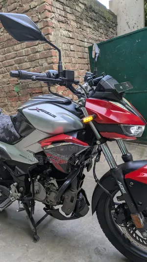 New Hero Xtreme 125R 2025 Red