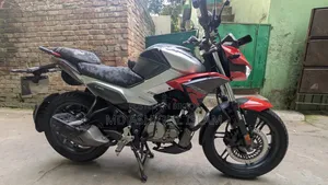 New Hero Xtreme 125R 2025 Red