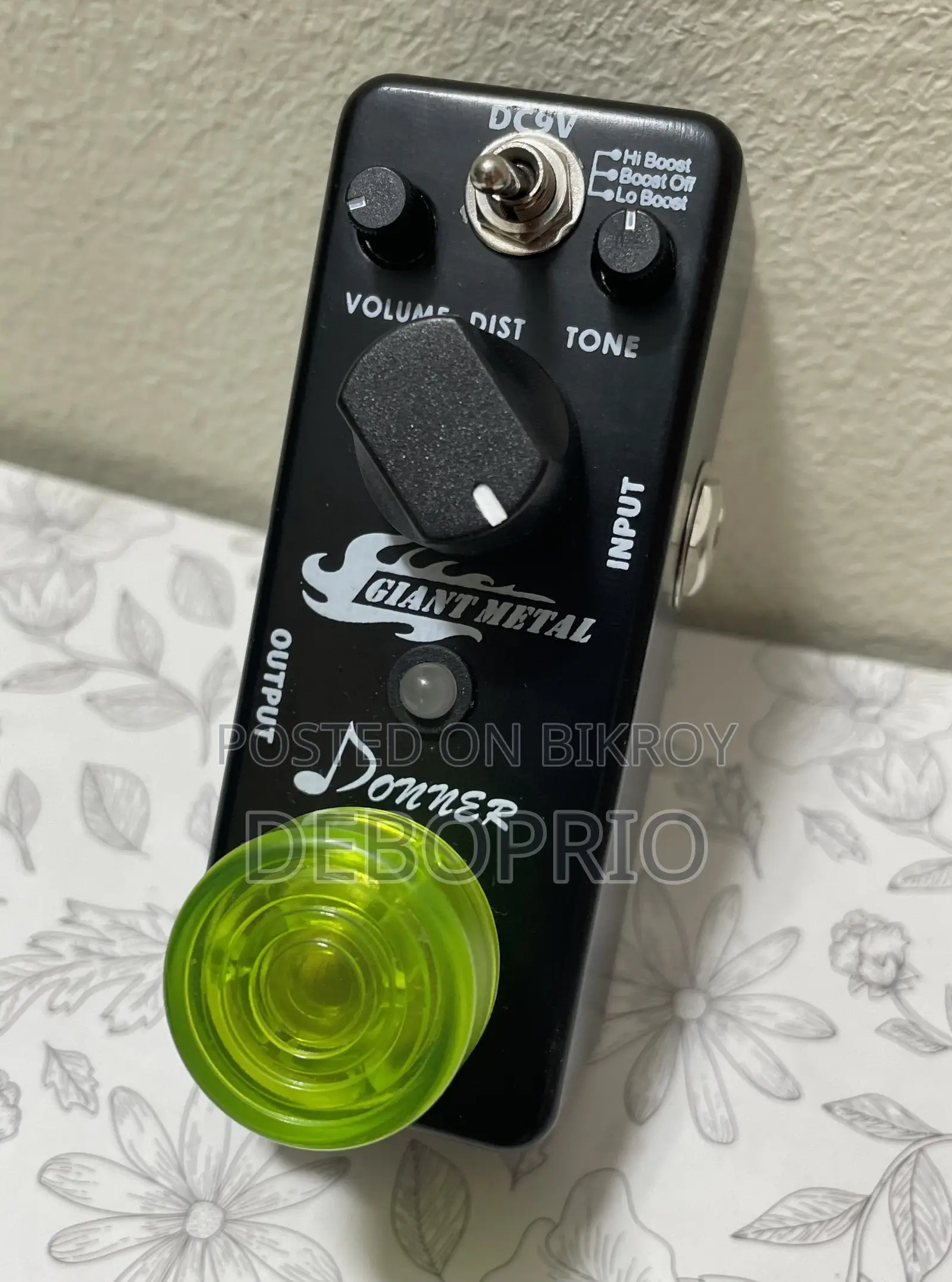 Hybrid Electric Guitar Pedalboard Setup