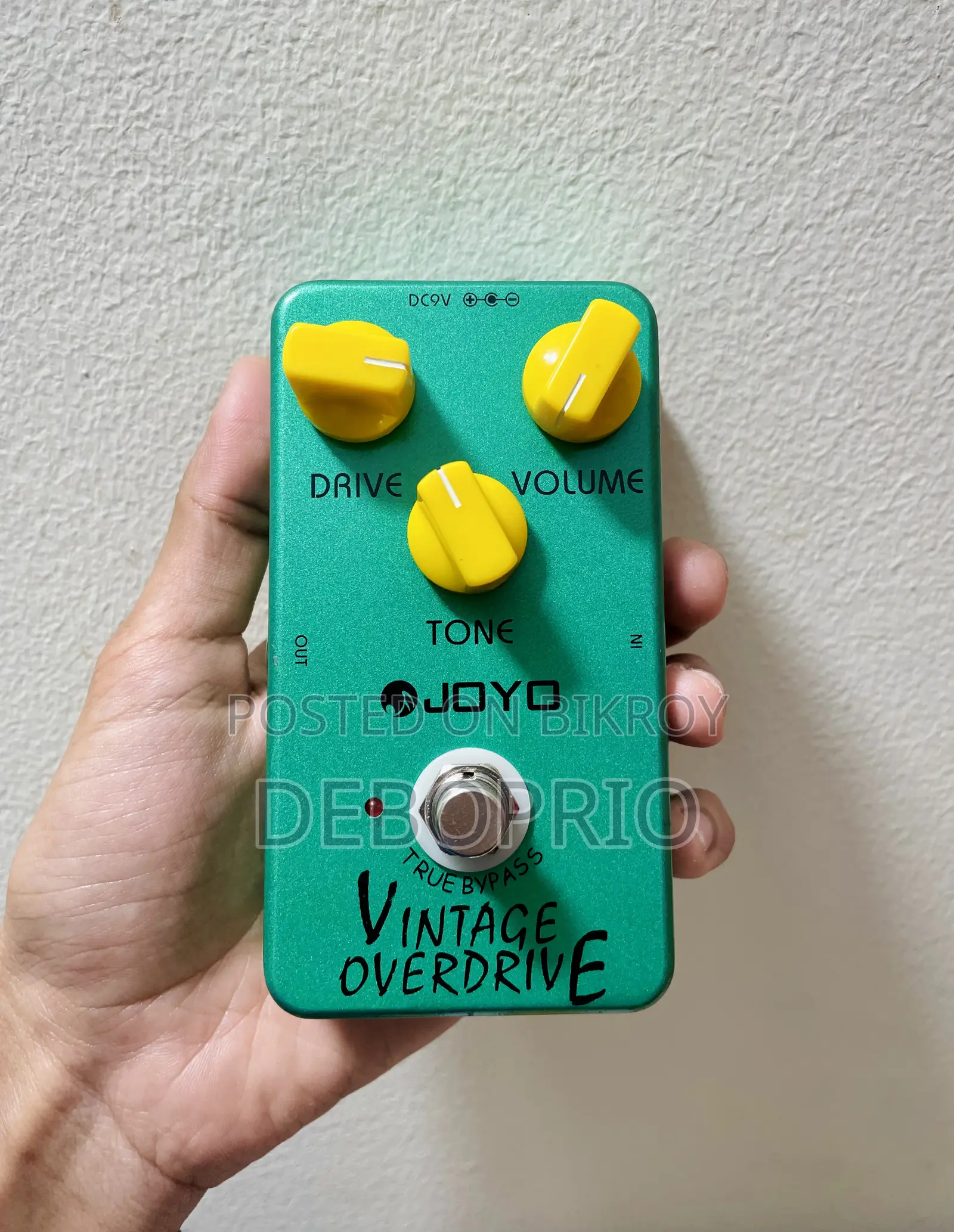 Hybrid Electric Guitar Pedalboard Setup