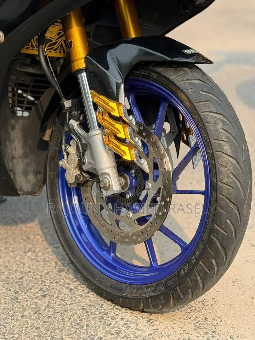 Yamaha 2025 Black