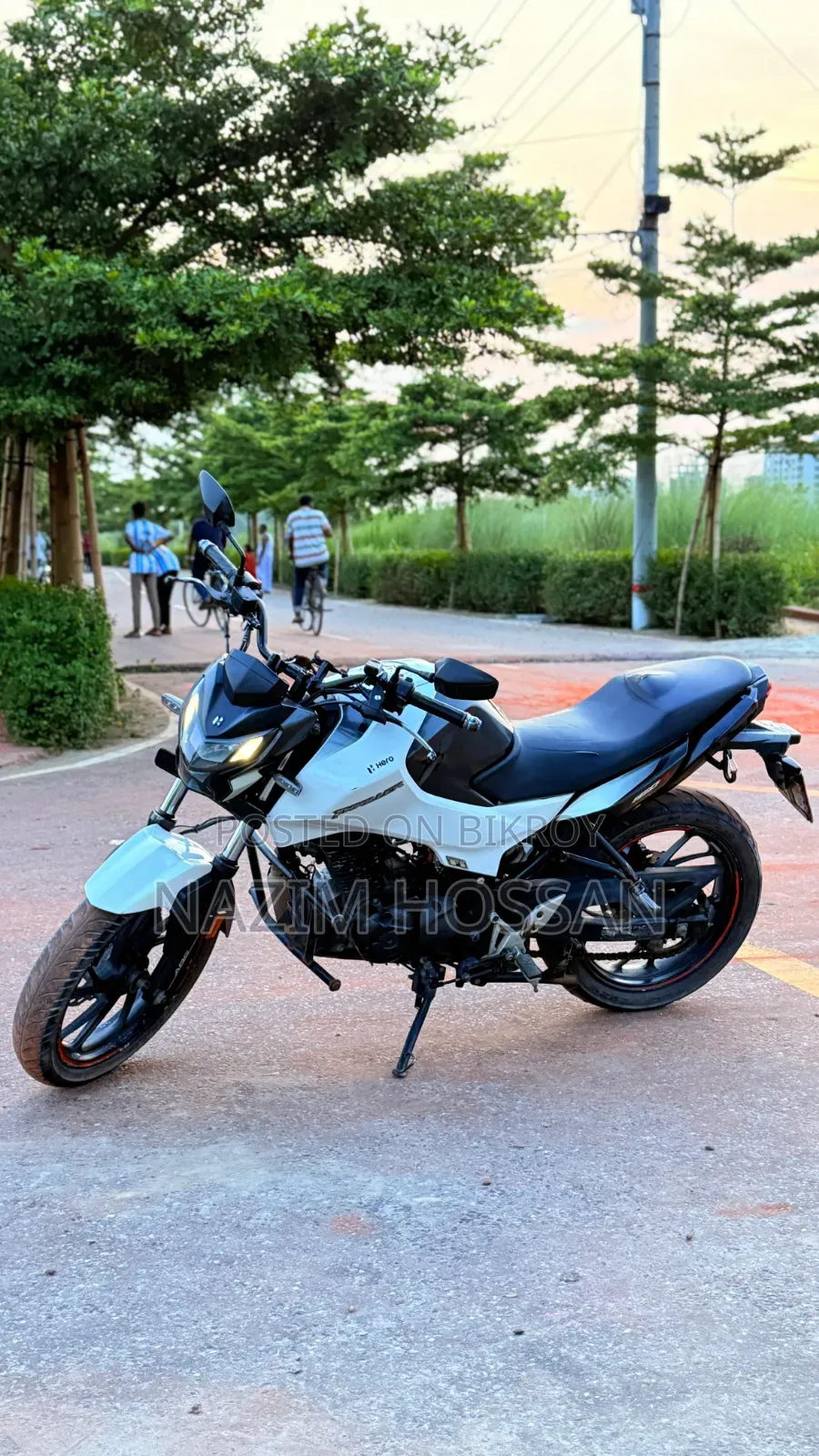 Hero Thriller 160R 2021 White