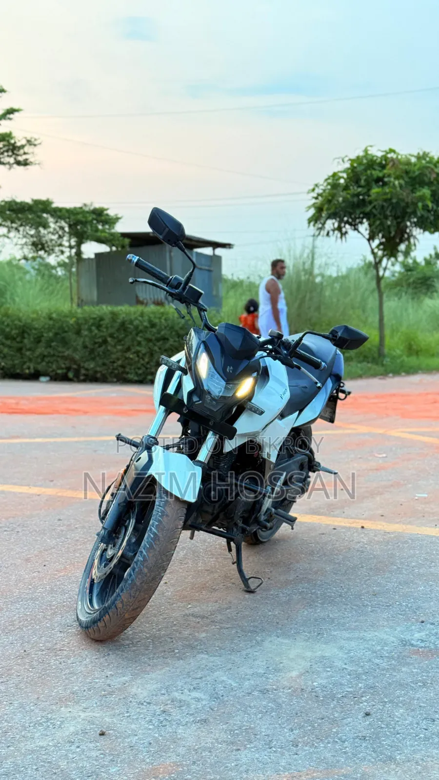 Hero Thriller 160R 2021 White