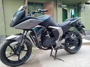 Yamaha 2019 Black
