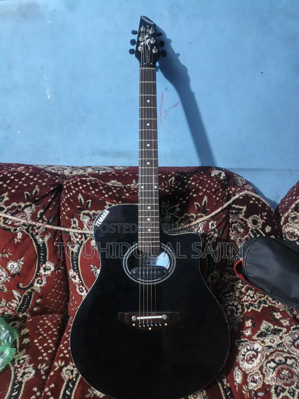Yemaha Cm-2 Acoustic Guitar