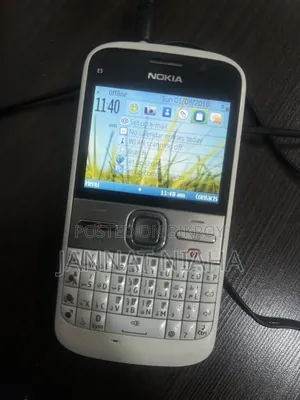 New Nokia E5 White