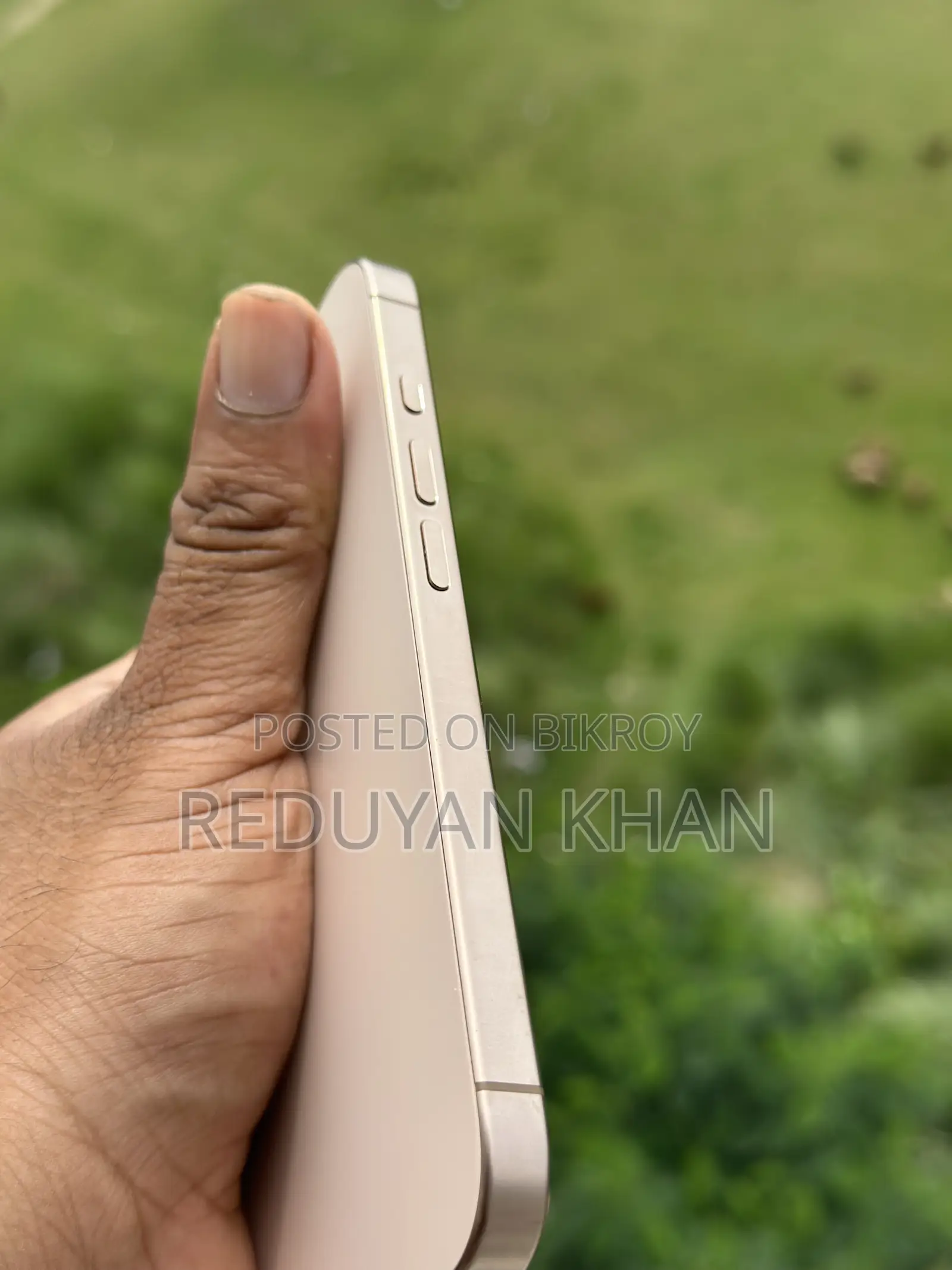অ্যাপল আইফোন ১৬ প্রো ১২৮ জিবি গোল্ড