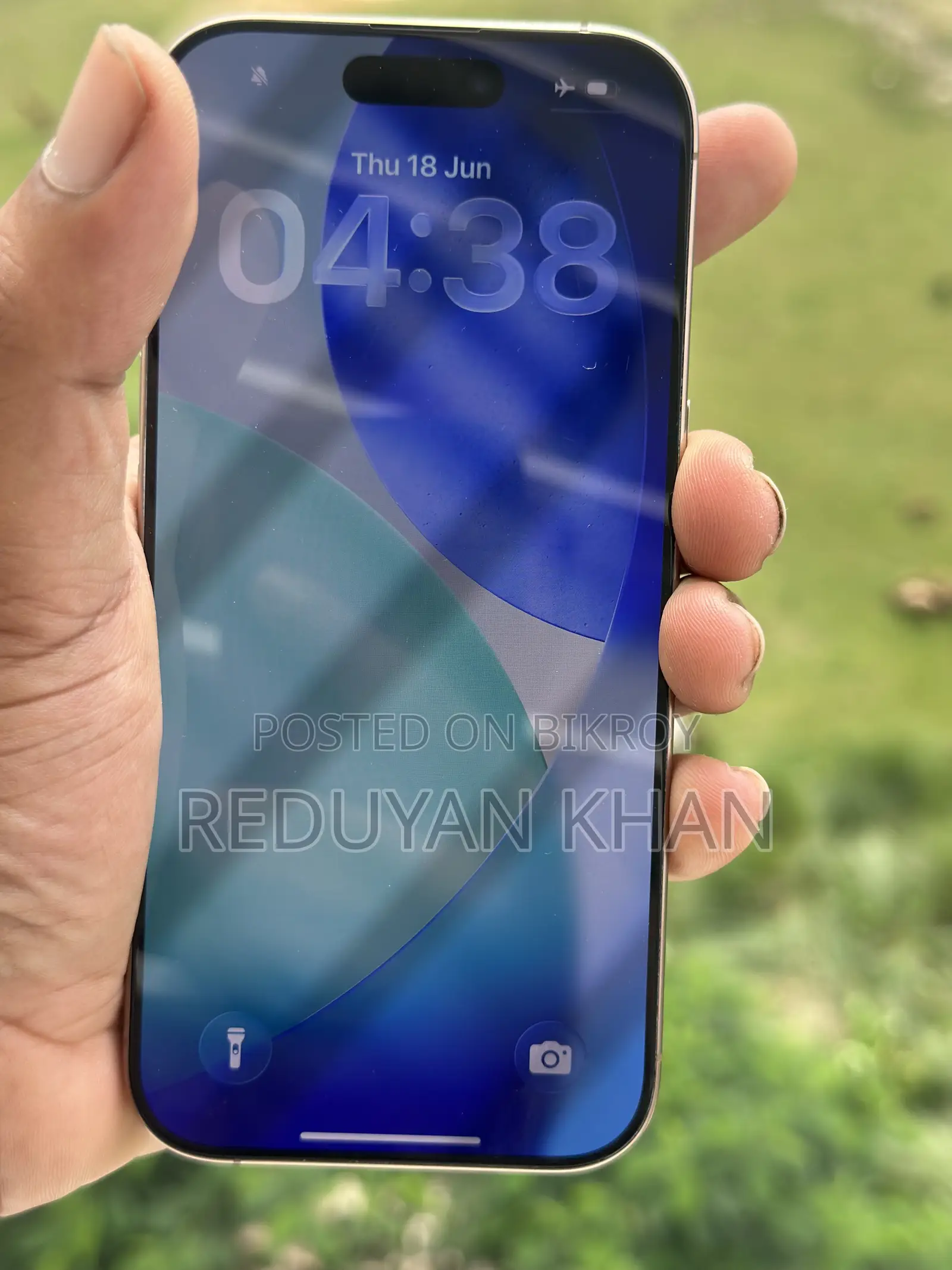 অ্যাপল আইফোন ১৬ প্রো ১২৮ জিবি গোল্ড