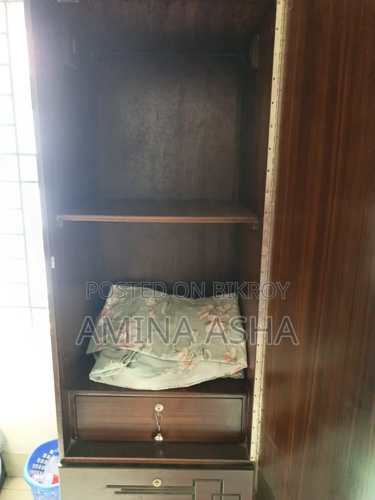 Almirah for Sale