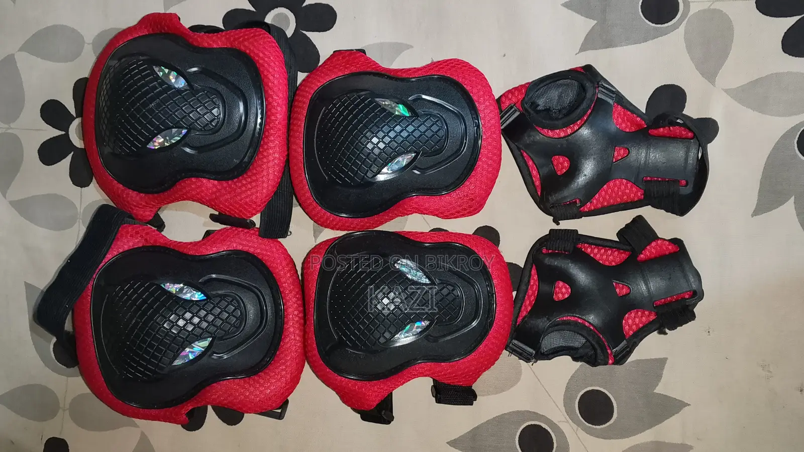 Tian-e Inline Skates (Good Condition)+ Protective Guards Set