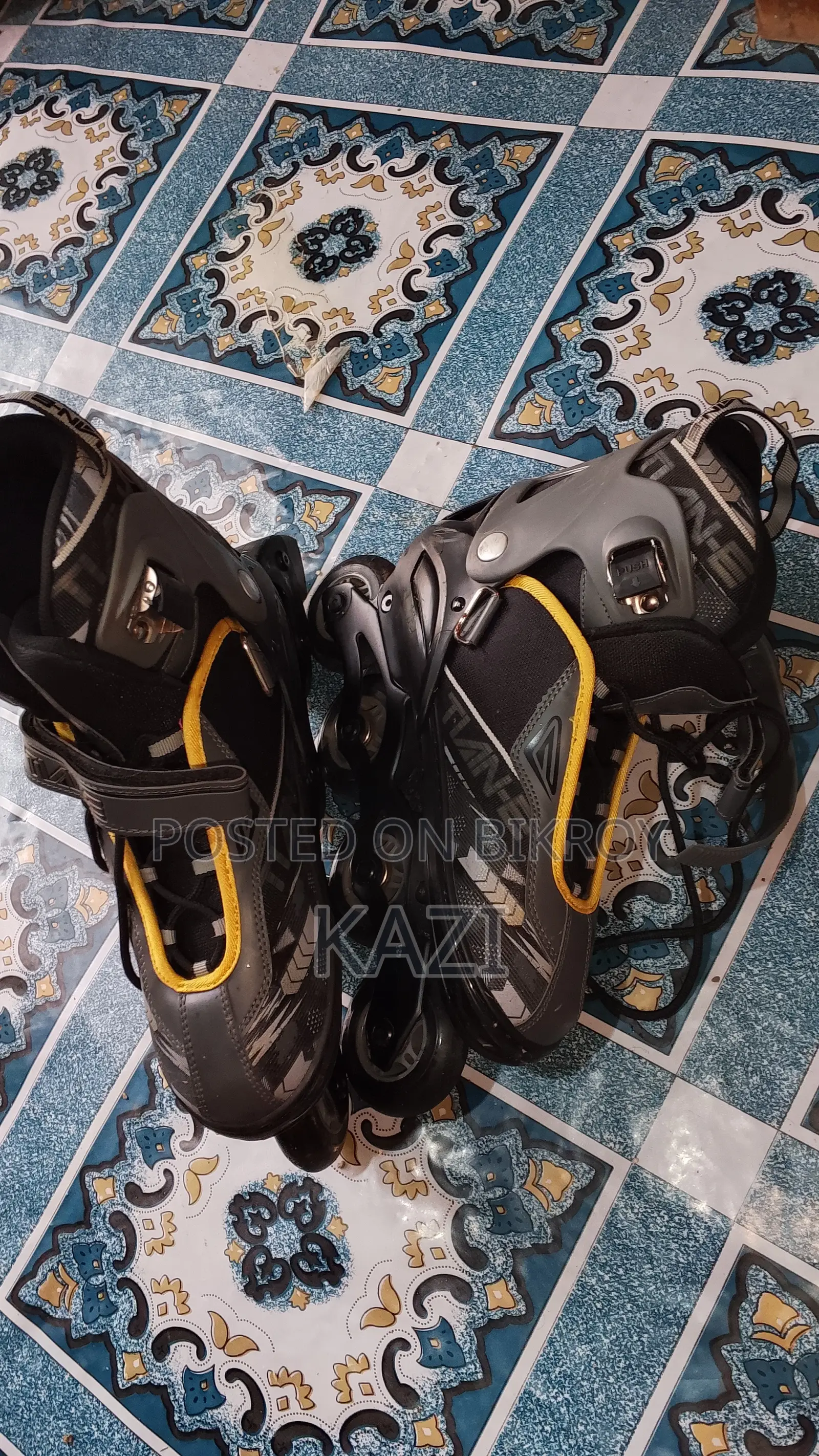 Tian-e Inline Skates (Good Condition)+ Protective Guards Set