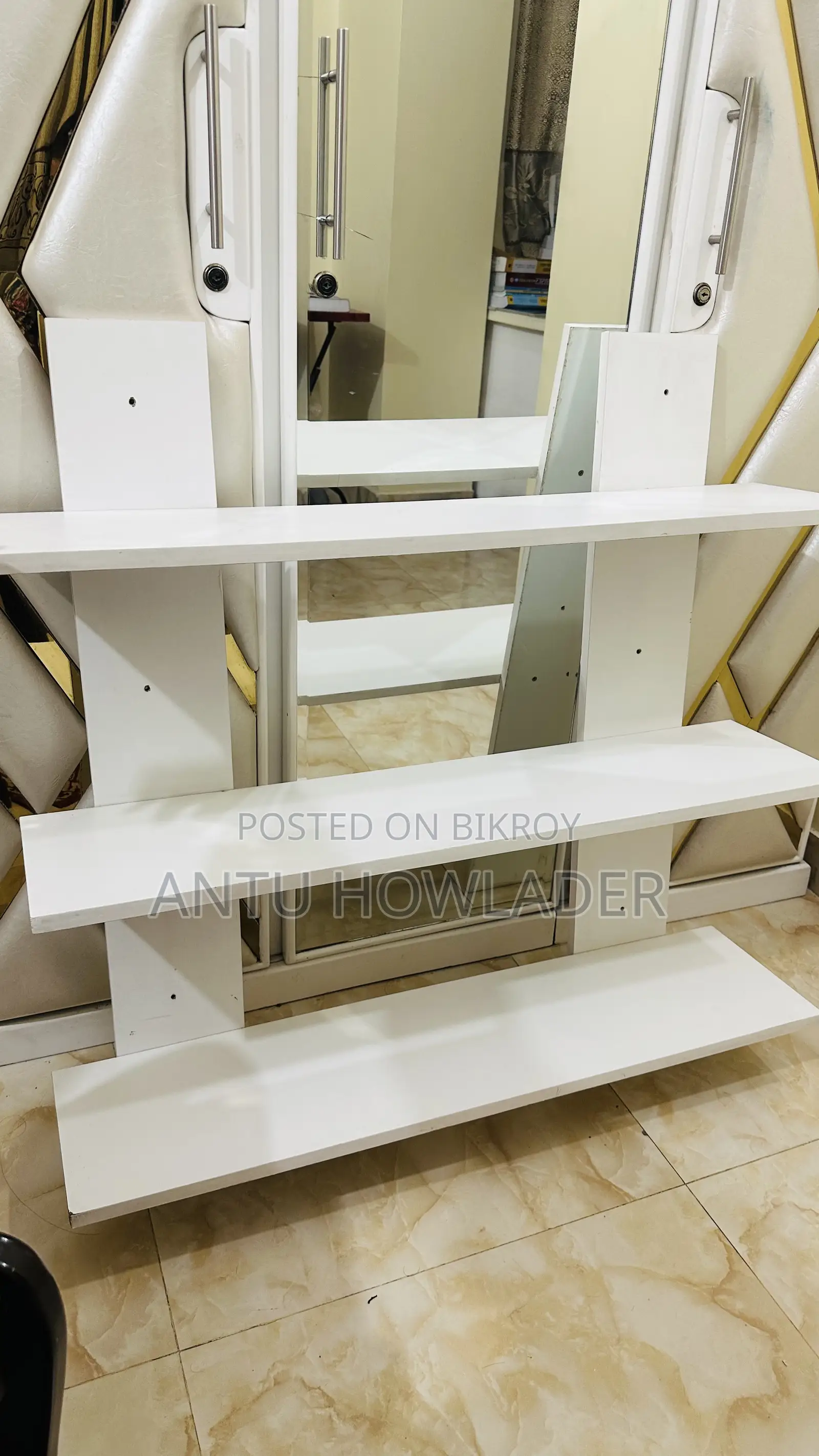 Smart Wall Book Shelf