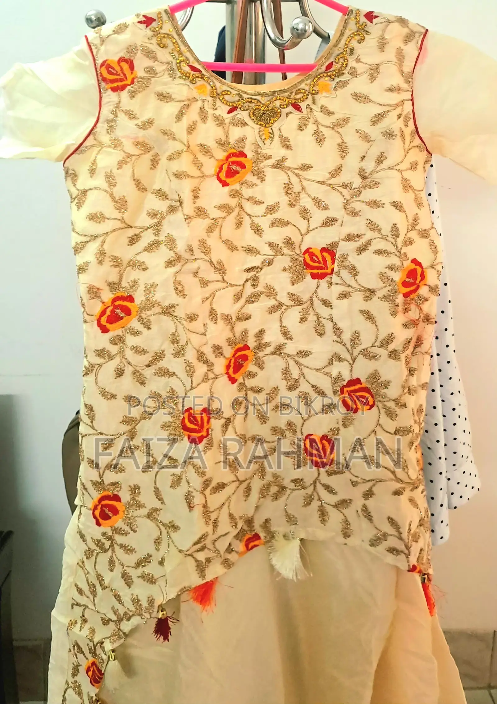 পার্টি ফ্লোর টাচ গাউন বিক্রির জন্য