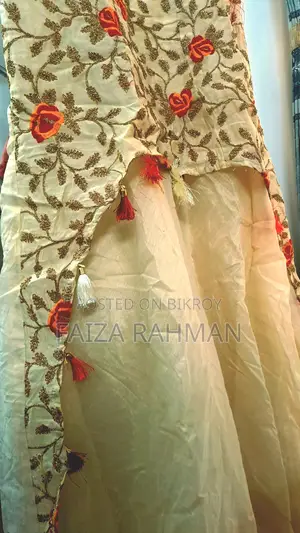 পার্টি ফ্লোর টাচ গাউন বিক্রির জন্য