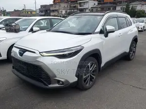 টয়োটা করোলা ক্রস ২০২২ পার্ল