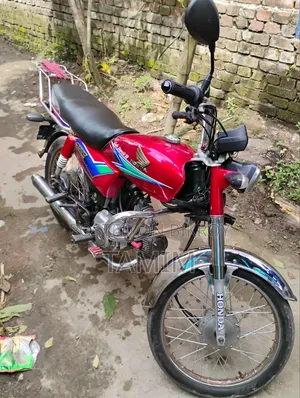 Honda CB 2014 Red