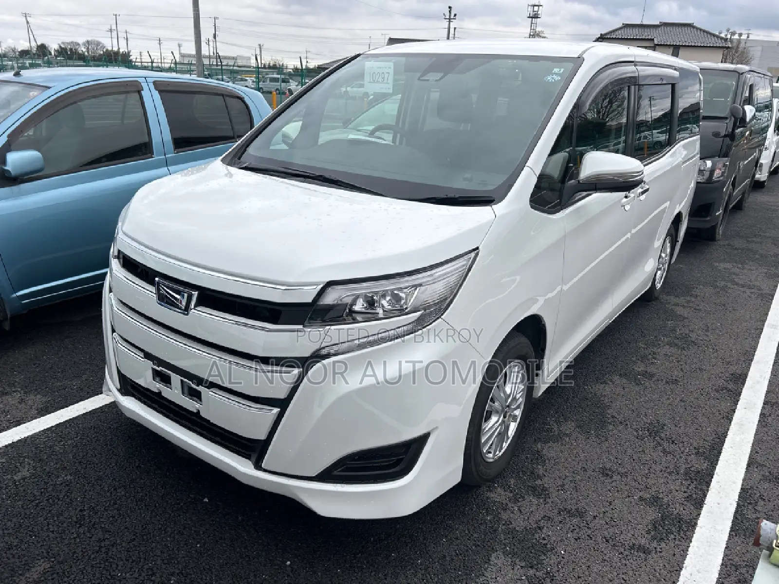 Toyota Noah 2021 Pearl