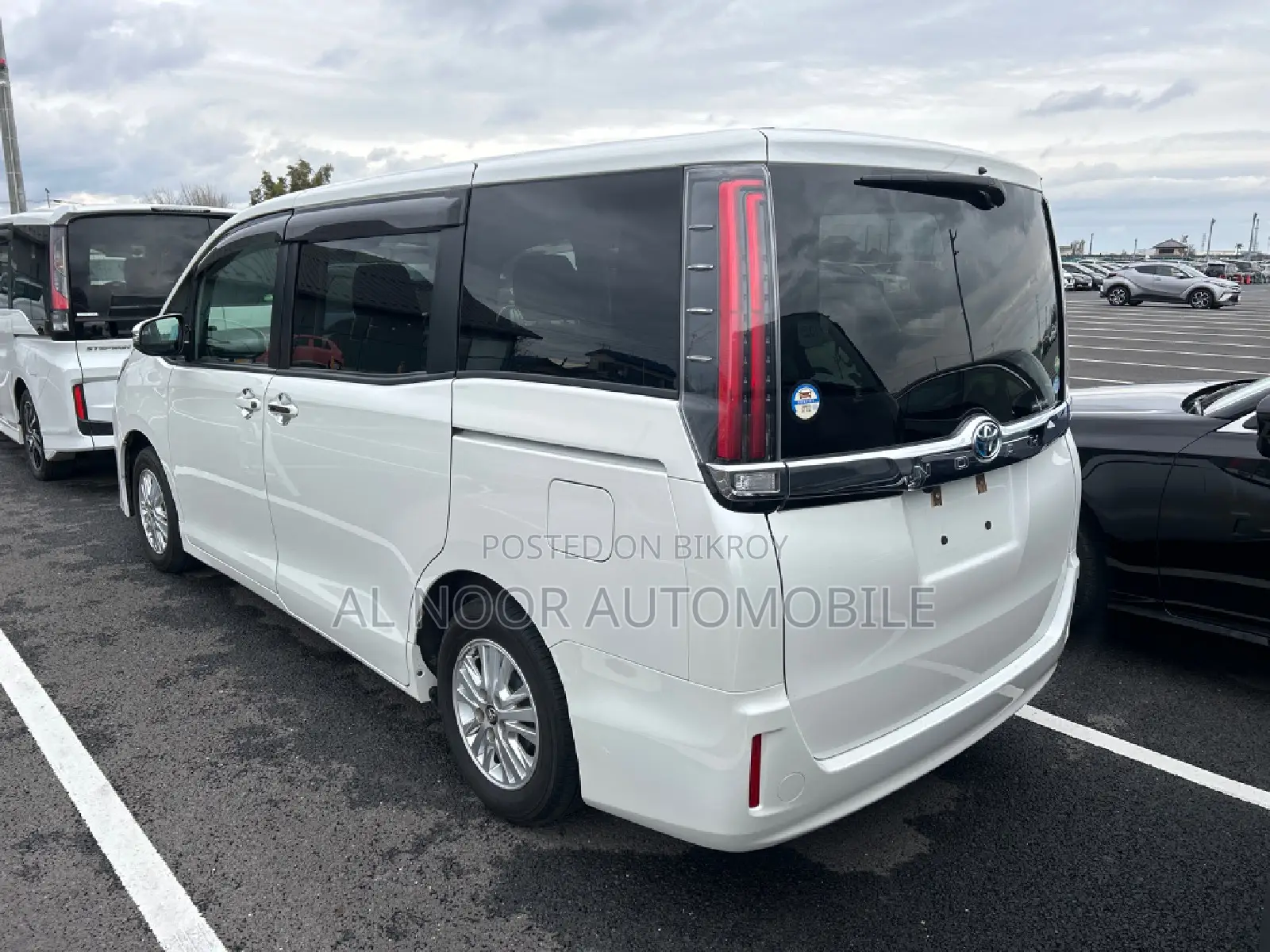 Toyota Noah 2021 Pearl