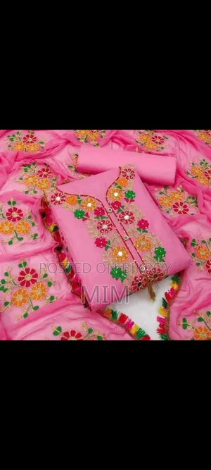 কাশ্মীরী আড়ি এম্ব্রডারী থ্রি-পিচ।