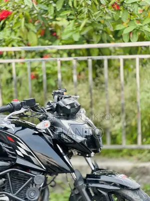 টিভিএস অ্যাপাচি ১৬০ ৪ভি ২০২৩ ব্ল্যাক