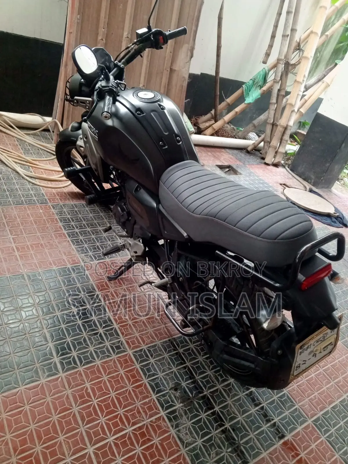 ইয়ামাহা ২০২৩ ব্ল্যাক