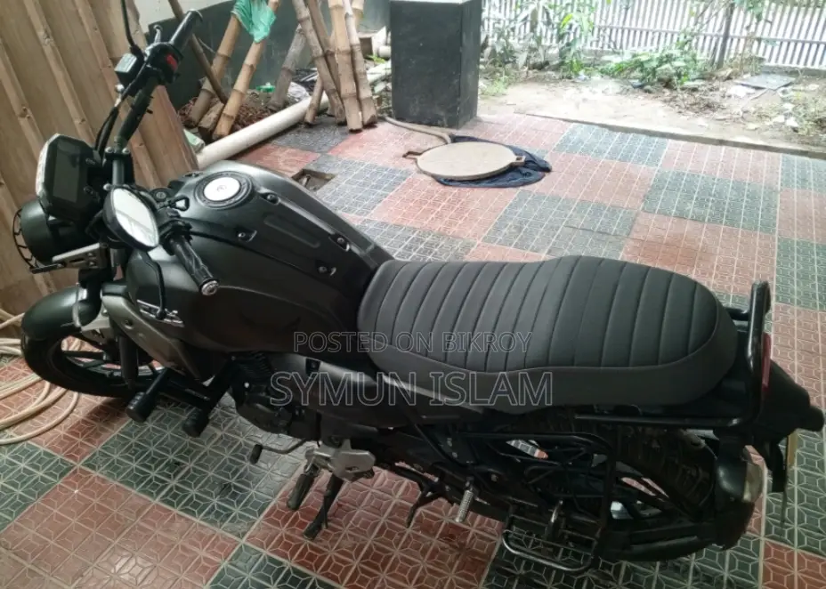 ইয়ামাহা ২০২৩ ব্ল্যাক