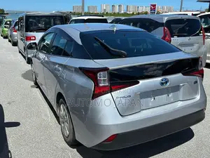 Toyota Prius 2021 Silver