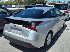 Toyota Prius 2021 Silver