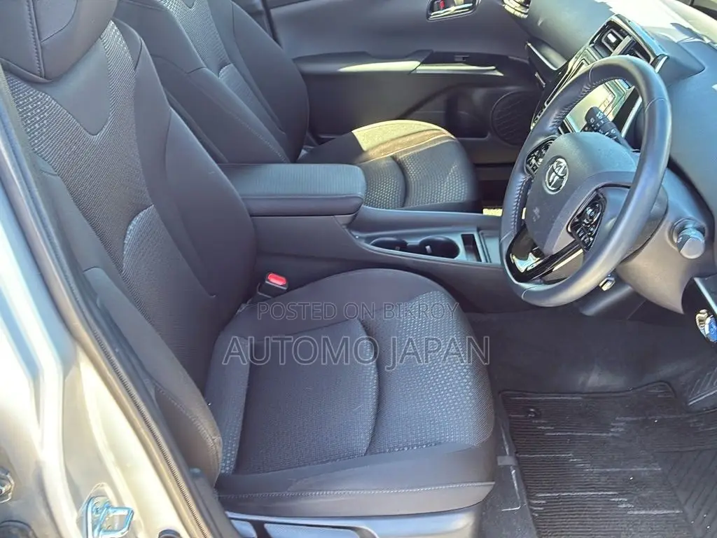 Toyota Prius 2021 Silver