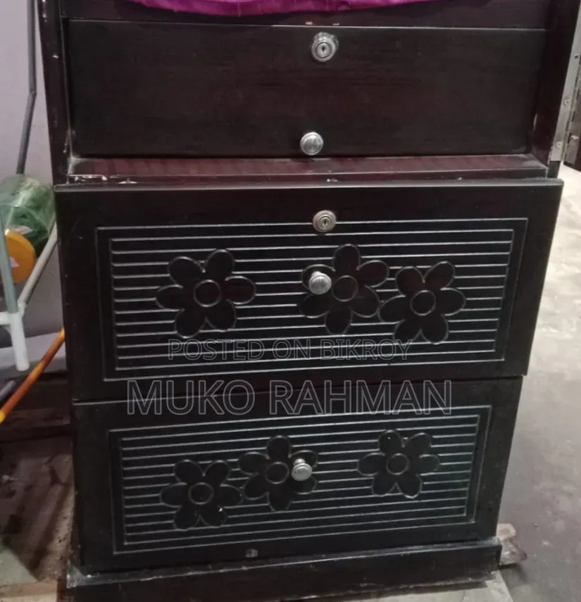 Almirah for sale