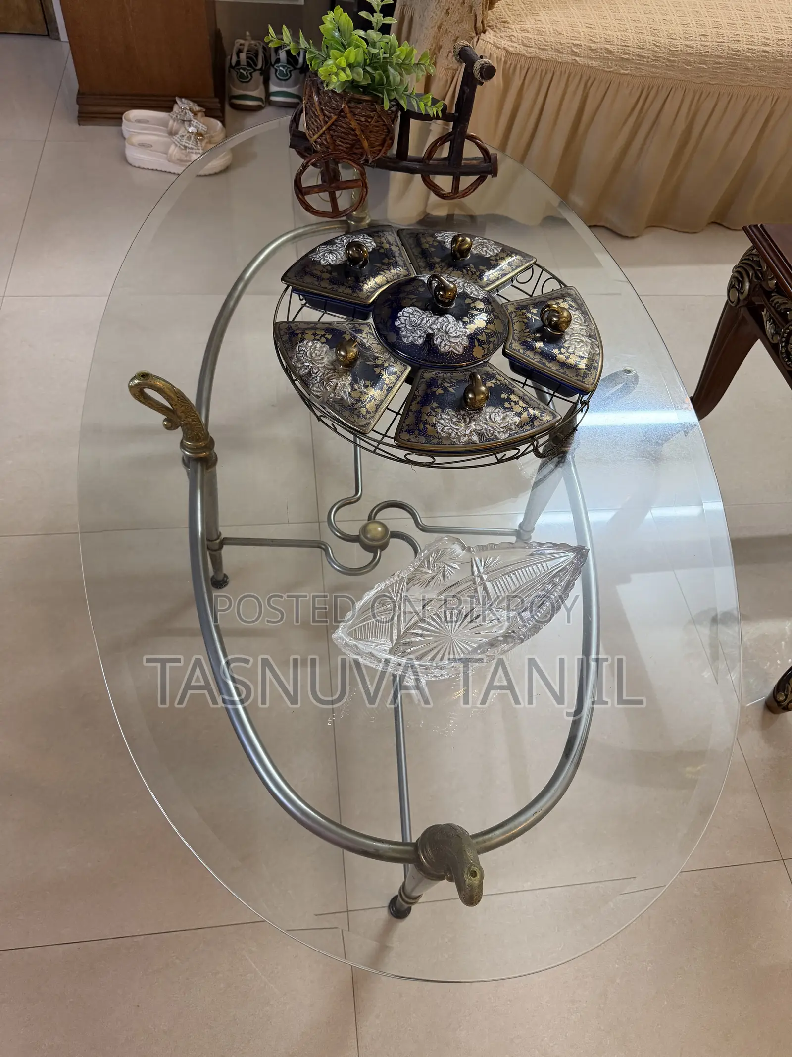 Elegant Oval Glass Coffee Table | Modern Timeless