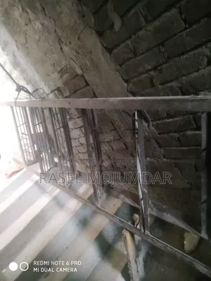 লোহার সিঁড়ি