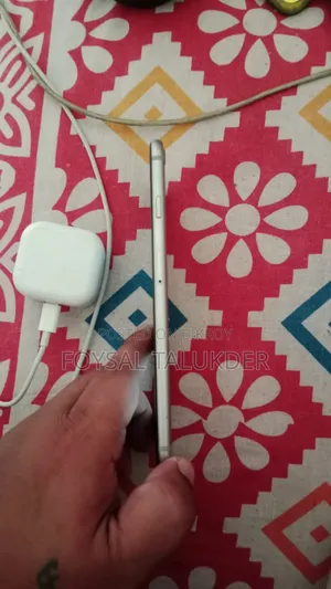 New Apple iPhone 6 Plus 64 GB Silver
