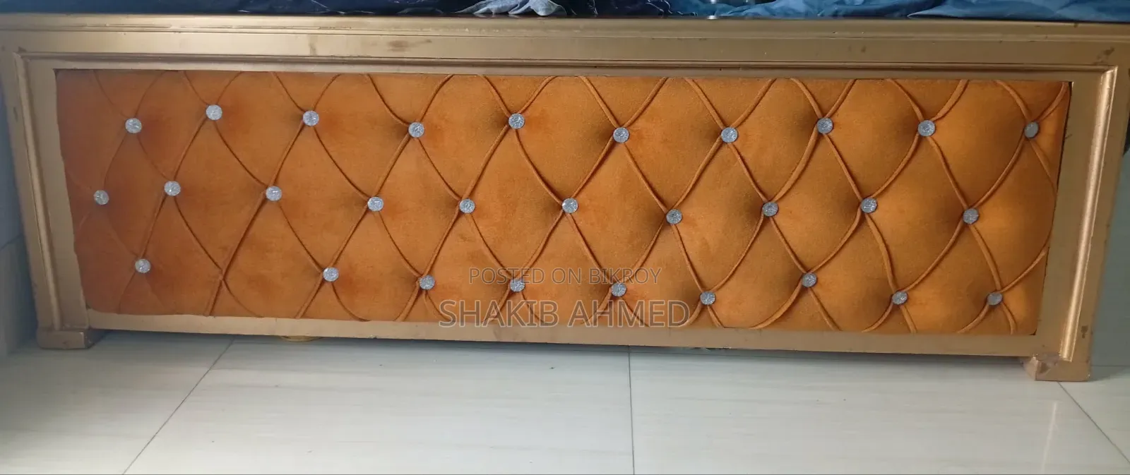 High-quality Board Wood Bed Used for Only 3 Months