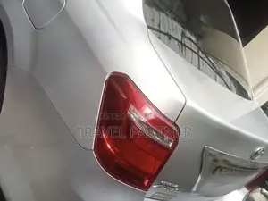 Toyota Axio 1.5 Hybrid 2WD 2015 Silver