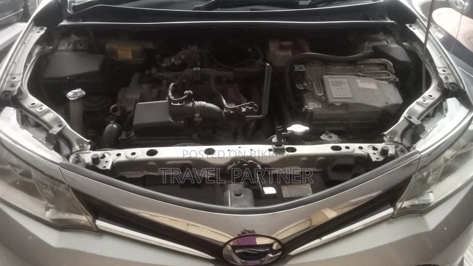 Toyota Axio 1.5 Hybrid 2WD 2015 Silver