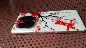 iQOO 12 512 GB White