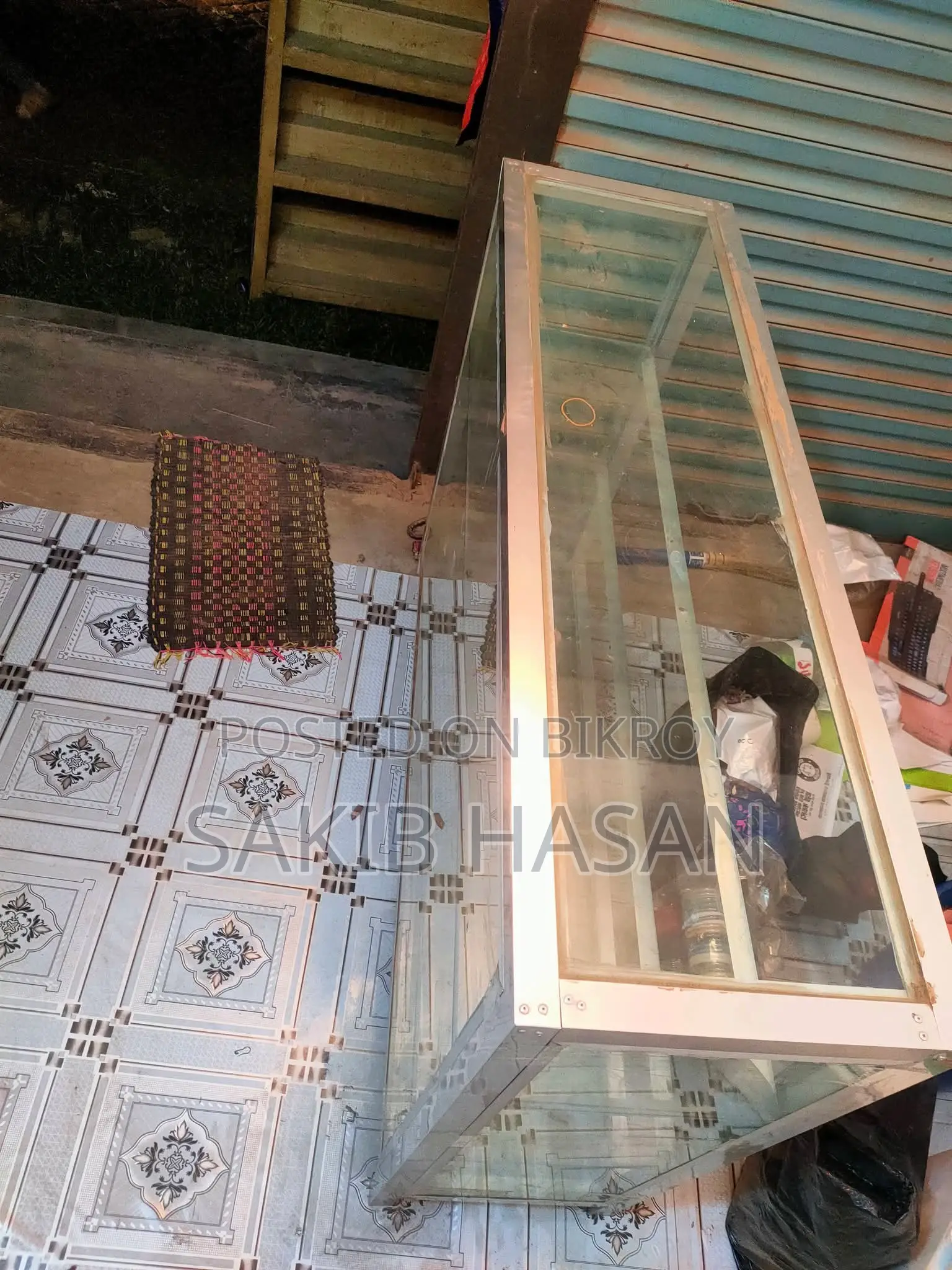 Glass Showcase 4ft - Like New (Used for 6 months)