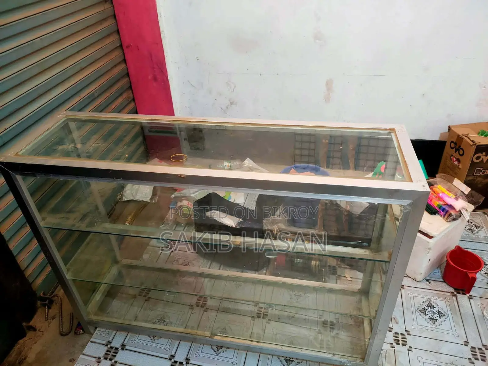 Glass Showcase 4ft - Like New (Used for 6 months)