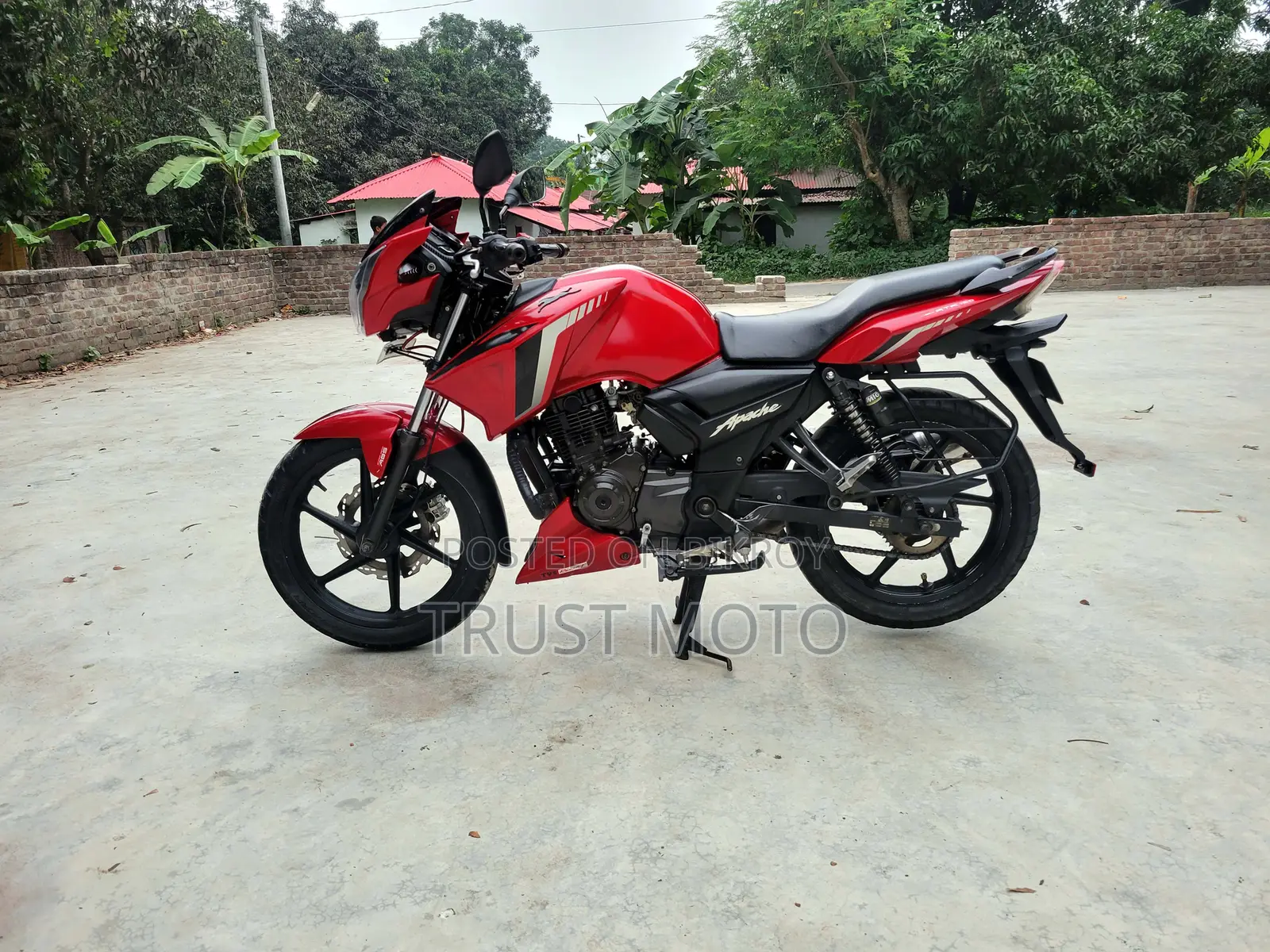 TVS Apache RTR 160 2V 2013 Red